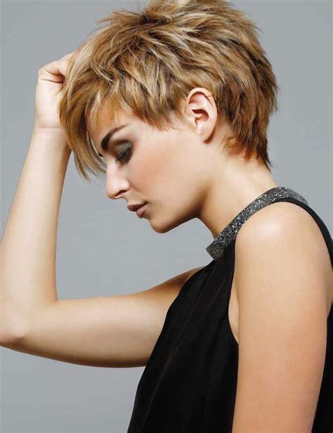 coupe de cheveux pixie femme